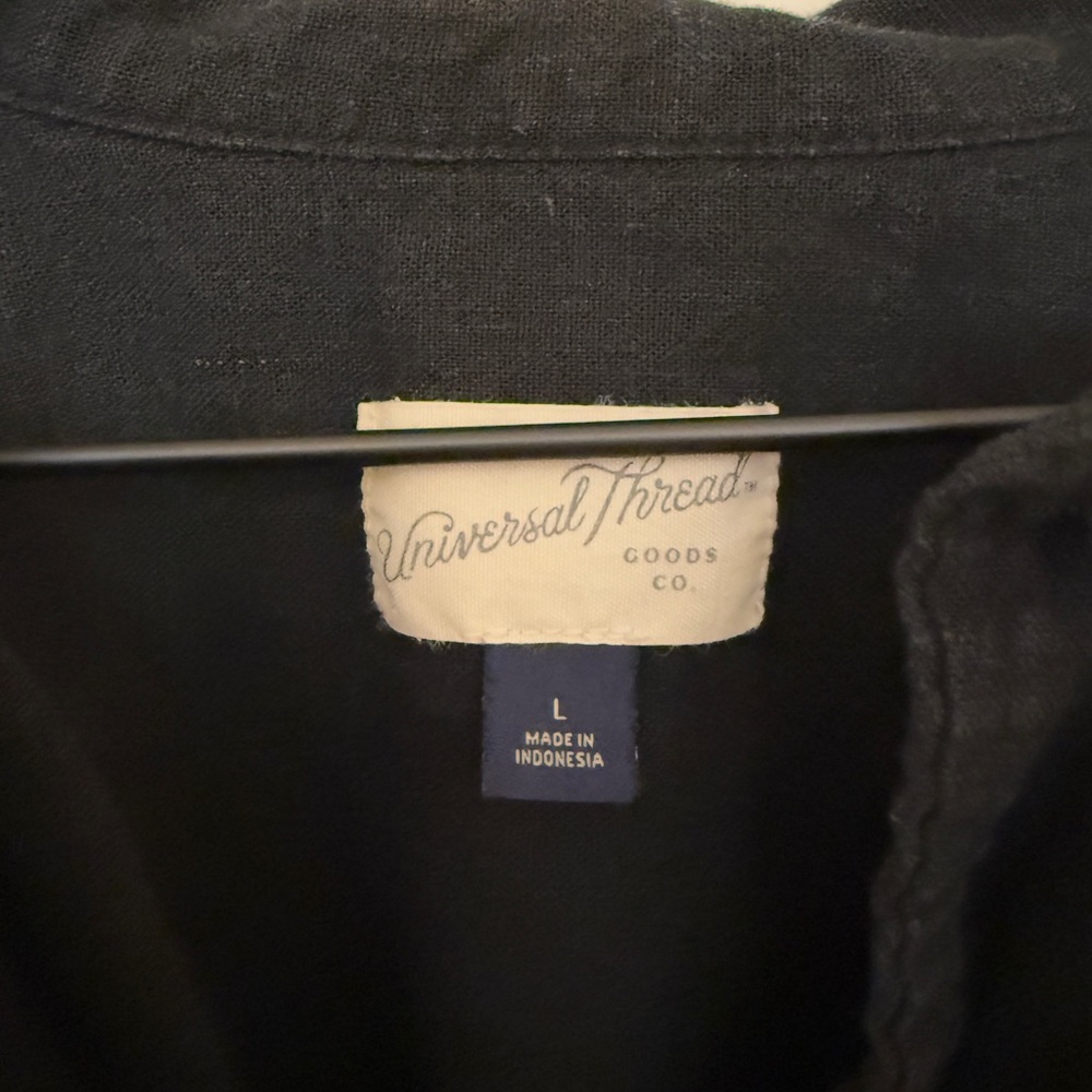 Universal Thread Black Short-Sleeve Button Shirt - Picture 3 of 5